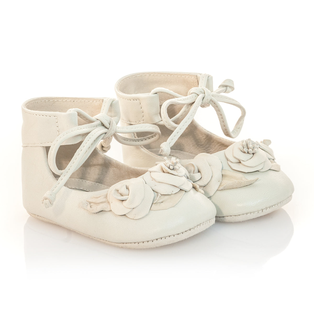 Vibys-Baby-Shoes-Ivory-Bloom-pair-view
