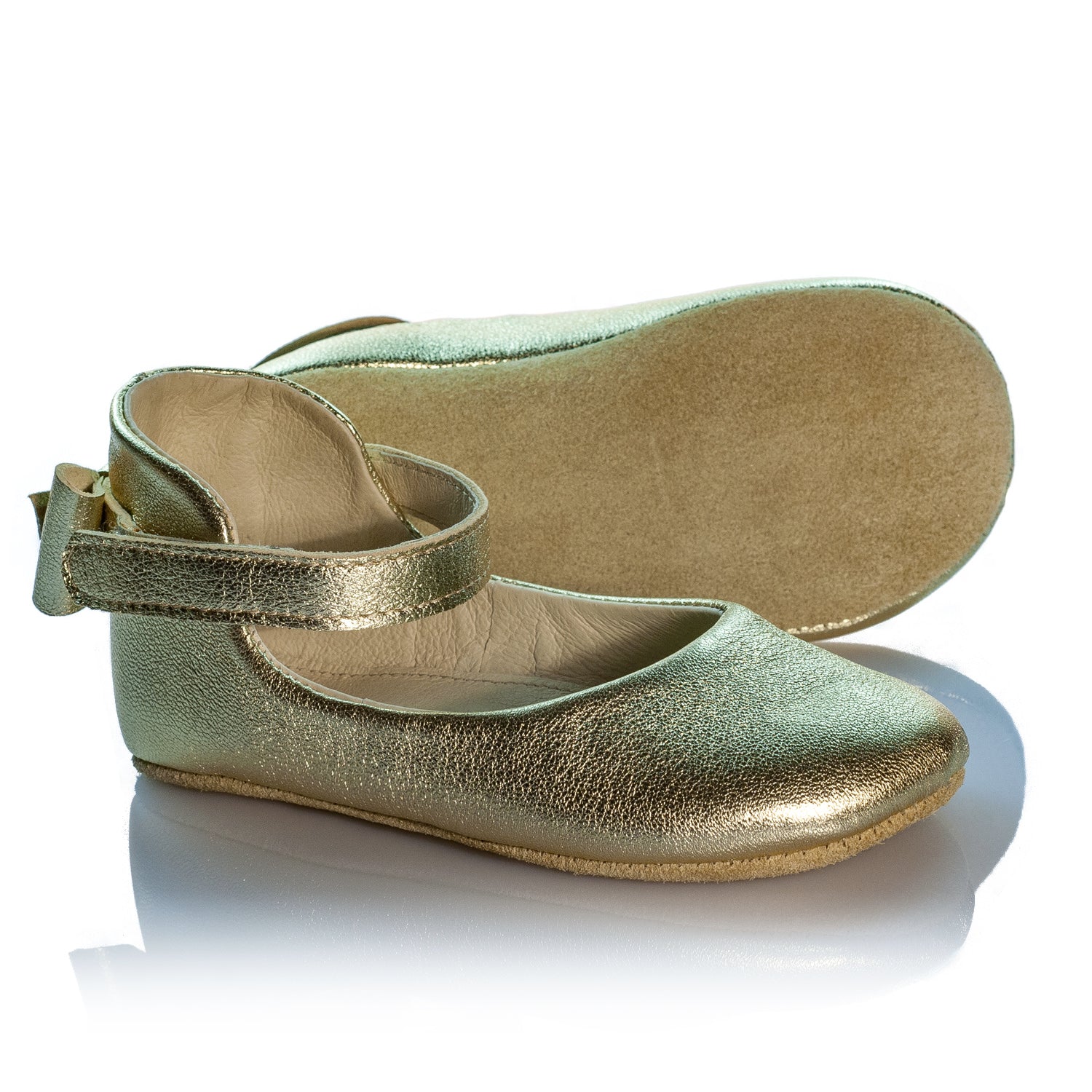 Vibys-Handmade-Gold-Leather-Birthday-Shoes-Daphne-Gold-sole-view