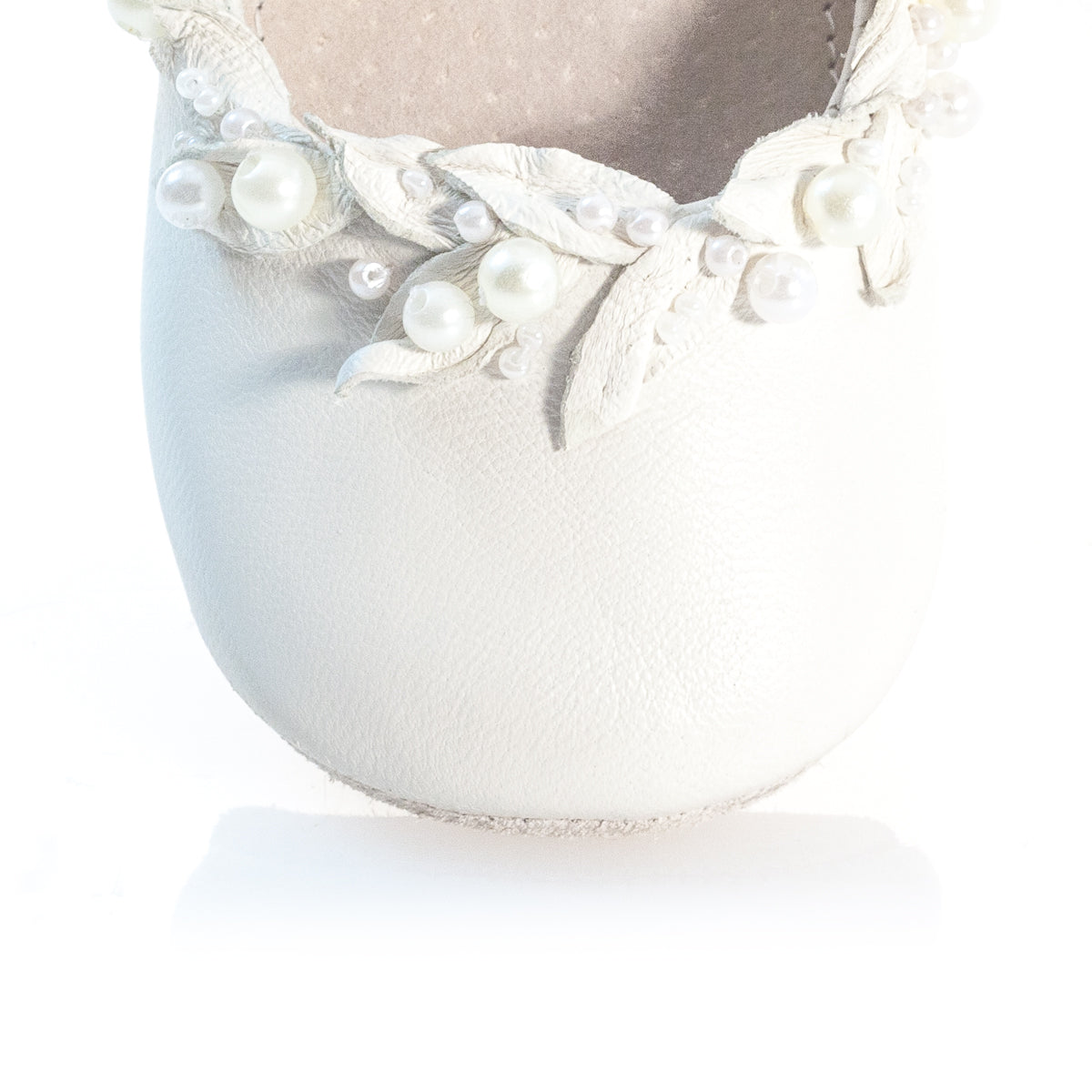 VIBYS WHITE FOREST handmade soft soled white leather baby shoes